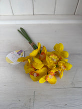 Load image into Gallery viewer, Easter Daffodil Pick 26cm – Artificial Spring Floral Stem | Pretty Pound