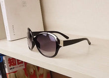 Load image into Gallery viewer, 2019 High Quality Women Sunglasses Luxury Fashion Summer Sun Glasses Women&#39;s Vintage Sunglass Goggles Eyeglasses R167
