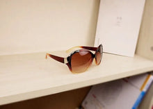 Load image into Gallery viewer, 2019 High Quality Women Sunglasses Luxury Fashion Summer Sun Glasses Women&#39;s Vintage Sunglass Goggles Eyeglasses R167