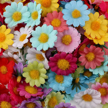 Load image into Gallery viewer, 100PC/lot  2.5cm Mini Daisy Decorative Flower Artificial Silk Flowers Party Wedding Decoration Home Decor(without stem) Cheaper