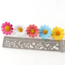 Load image into Gallery viewer, 100PC/lot  2.5cm Mini Daisy Decorative Flower Artificial Silk Flowers Party Wedding Decoration Home Decor(without stem) Cheaper
