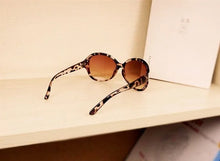 Load image into Gallery viewer, 2019 High Quality Women Sunglasses Luxury Fashion Summer Sun Glasses Women&#39;s Vintage Sunglass Goggles Eyeglasses R167