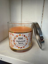 Load image into Gallery viewer, Autumn Spice Scented Candle – Pumpkin &amp; Warm Spice | 350g Double Wick