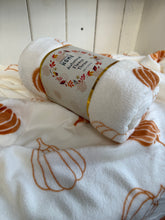 Load image into Gallery viewer, Autumn Pumpkin Fleece Throw Blanket – Cream &amp; Orange | 130 x 150cm