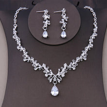 Load image into Gallery viewer, 4Pcs/Set Bridal Headwear Set Crown Necklace Earrings Four Piece Classic Tiaras Suitable for Women&#39;s Wedding and Birthday Parties