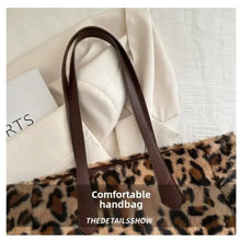 Load image into Gallery viewer, Vintage Fashion Leopard Print Versatile Winter New Women&#39;s Bags Lady Plush Texture Temperament Generous Handbag Shoulder