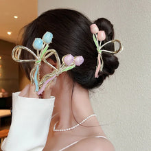 Load image into Gallery viewer, High End Minimalist Tulip Shaped Grab Clip 2024 Exquisite Women&#39;s Hair Accessories Fashionable and Beautiful Metal Shark Clip